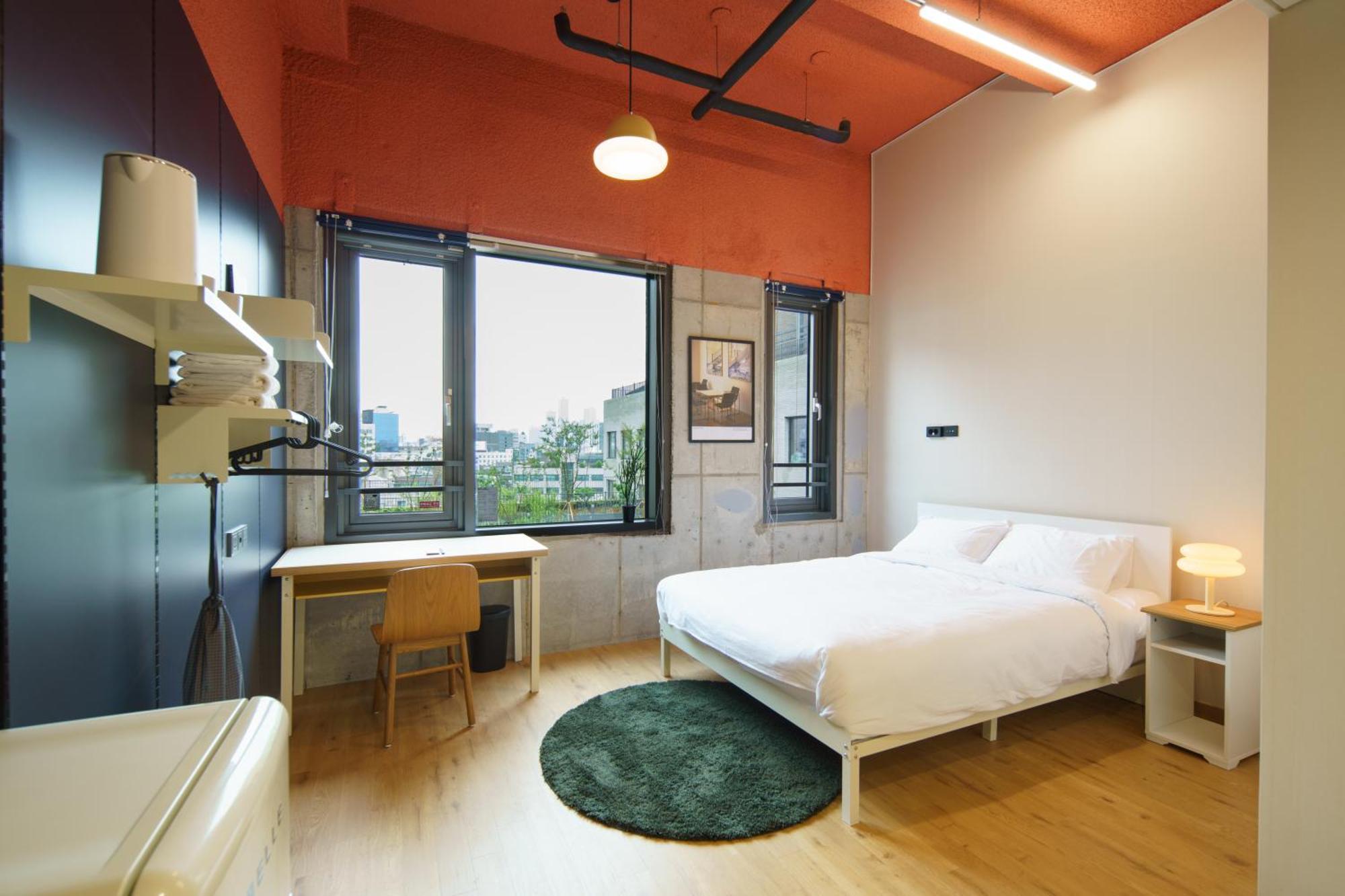 Local Stitch Creator Town Seogyo 3* 서울특별시